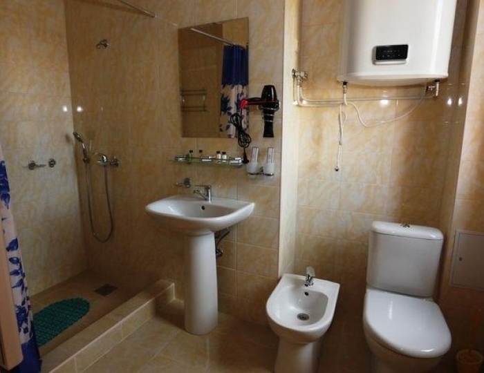 Полулюкс 2-местный 2-комнатный (вид на горы) - Отель «Акра» Сухум